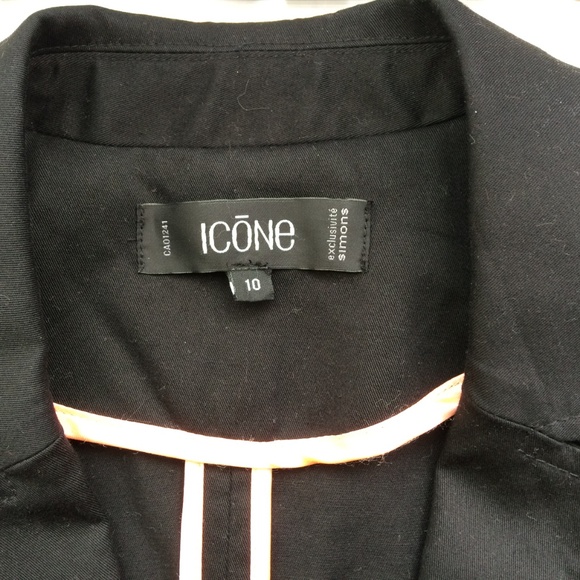 Black Blazer with gold buttons - Picture 4 of 6